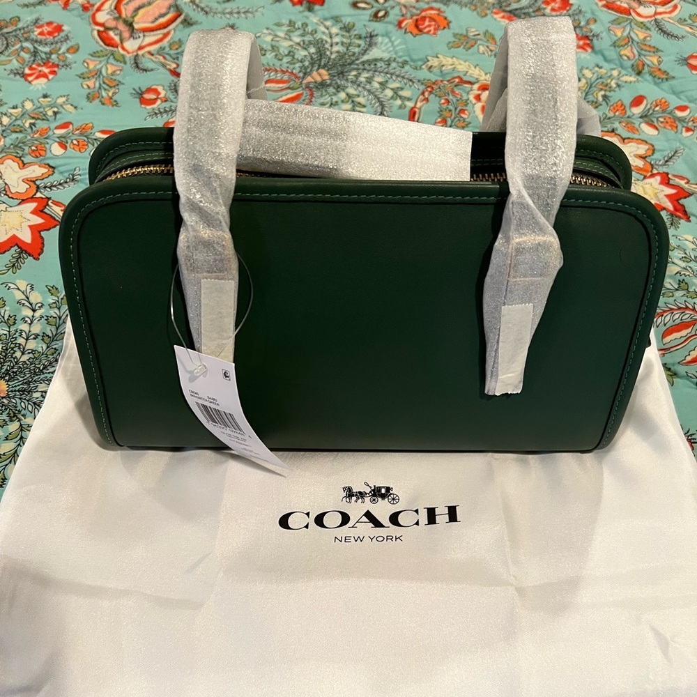 NWT Coach Green Swing Shoulder Bag